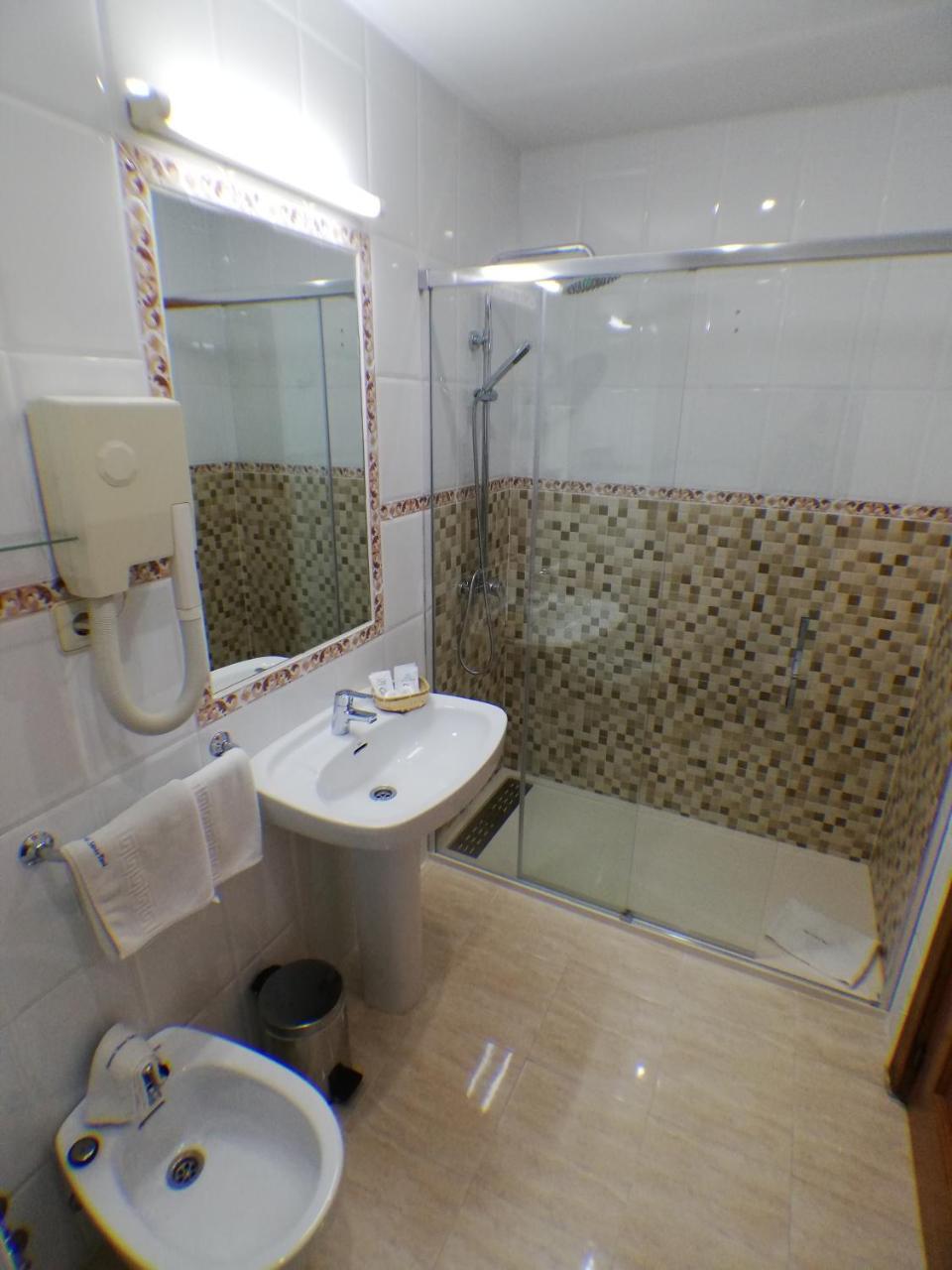 Hostal Santo Tome Толедо Экстерьер фото